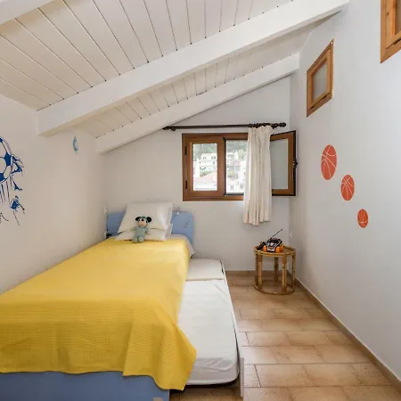 Nikos Attic With Large Terrace